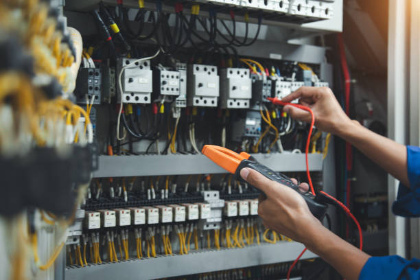  Lake Hallie, WI Electrician Pros