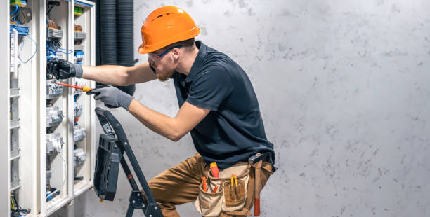 Best Licensed Electrician  in Lake Hallie, WI